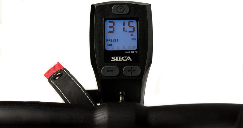 Afbeelding laden in galerijviewer, Silca vloerpomp super pista digital floor pump super pista digital black