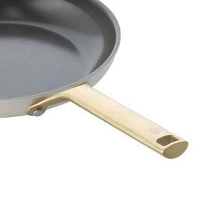 Afbeelding laden in galerijviewer, Bk sublime koekenpan crème 28 cm