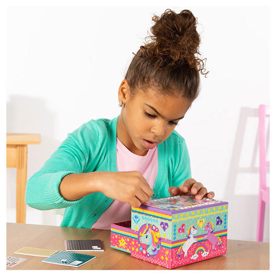 Afbeelding laden in galerijviewer, Totum unicorn sieraden doosje versieren - speelgoed meisjes knutselen cadeau tip - mozaïek 15 x 10 x 10 cm cadeau tip meisjes en jongens vanaf 3 jaar