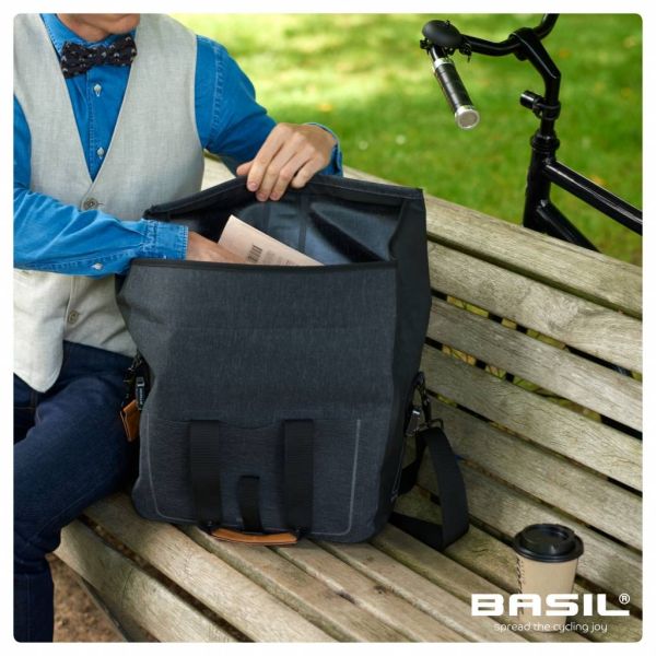 Afbeelding laden in galerijviewer, Basil Urban Dry Business Bag - waterdichte fietsschoudertas, 20L inhoud, charcoal melee