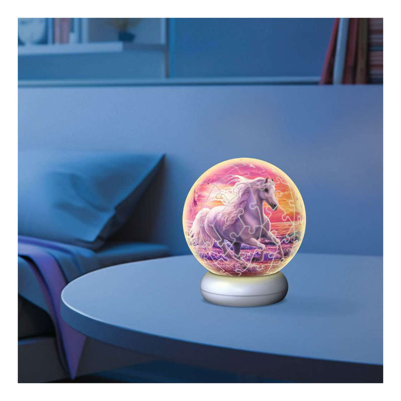 Afbeelding laden in galerijviewer, Ravensburger – paarden aan het strand – 3d puzzle-ball nachtlicht – 73 stukjes