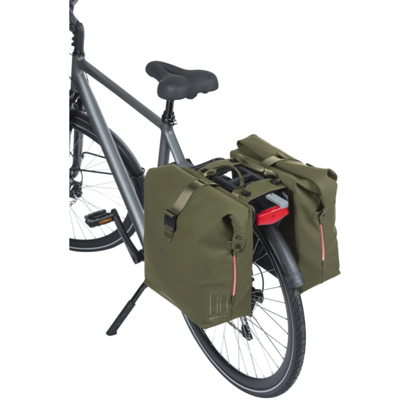Afbeelding laden in galerijviewer, Basil dubbele fietstas soho nordlicht mik 41 liter 15 x 31 x 38 cm - moss green
