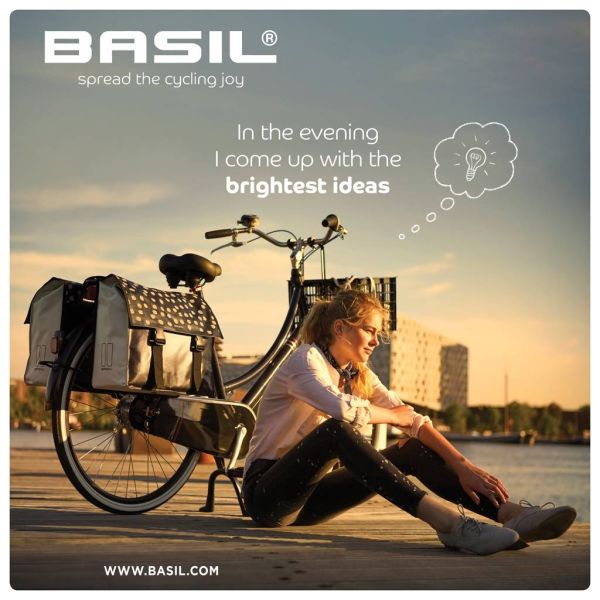 Afbeelding laden in galerijviewer, Basil Urban Load dubbele fietstas - zwart groen, waterafstotend, 53L
