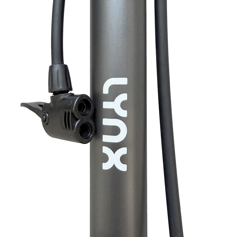 Afbeelding laden in galerijviewer, Lynx fietspomp met manometer zwart