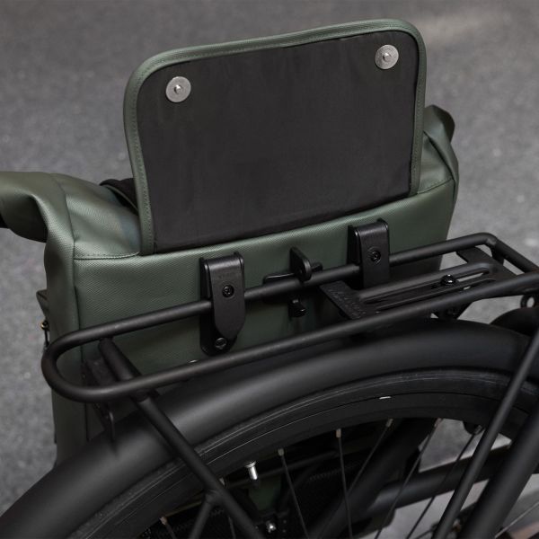 Afbeelding laden in galerijviewer, Dutchperfect urban proof single rolltop 20l groen - recycled