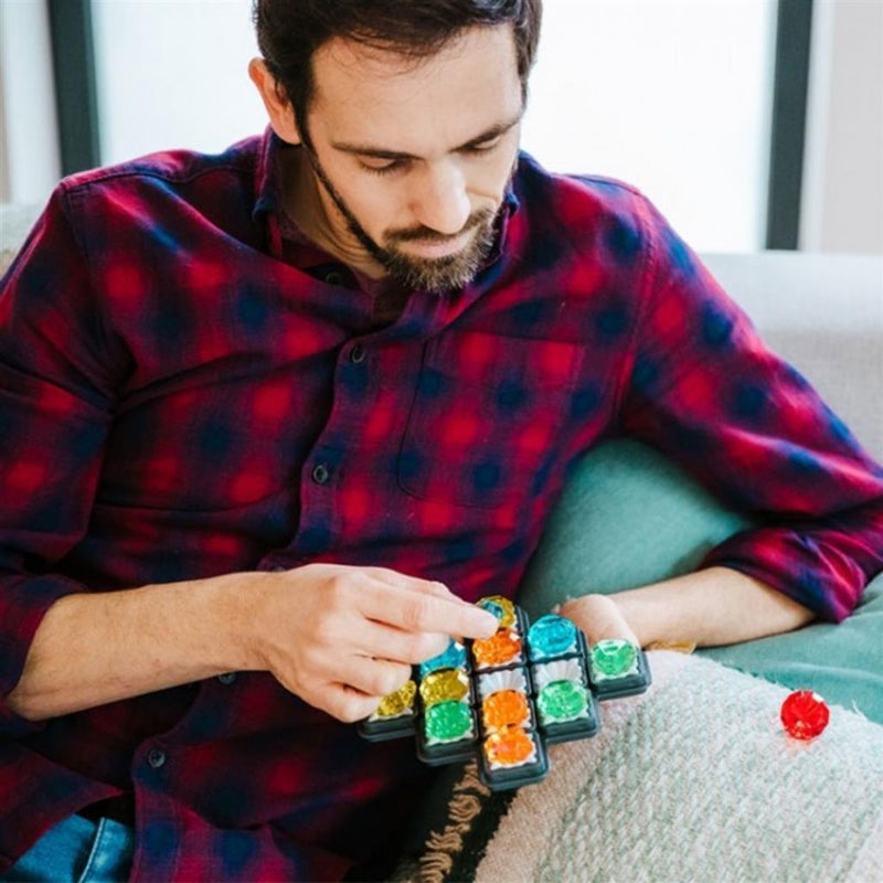 Afbeelding laden in galerijviewer, Smartgames diamond quest - logisch denkspel - 80 educatieve mijnuitdagingen - kleuren vormen breinbreker - solospel - vanaf 10 jaar