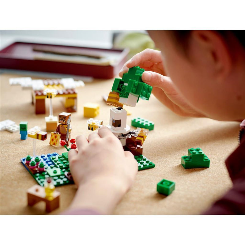 Afbeelding laden in galerijviewer, Lego Minecraft 21241 Het Bijenhuisje