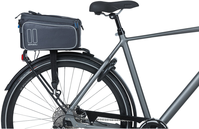 Afbeelding laden in galerijviewer, Basil Sport Design Trunkbag MIK - Grijs - Fietsrugzak - Unisex - Sportief - 7-15L