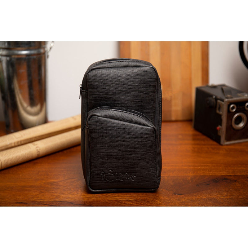 Afbeelding laden in galerijviewer, Sizzix • tim holtz storage tool case small black