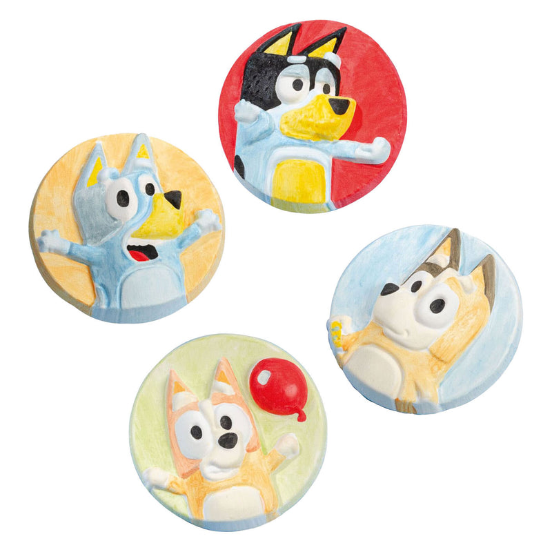 Afbeelding laden in galerijviewer, Totum bluey 2 in 1 knutselset gips gieten en stempelkaarten maken - creatief speelgoed vanaf 5 jaar - cadeautip knutselen kleuters jongens en meisjes