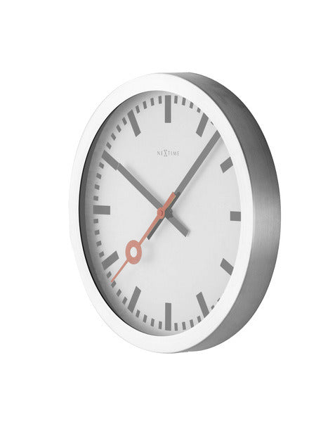 Afbeelding laden in galerijviewer, Nextime station – wandklok tafelklok – 19 cm – geborsteld aluminium – wit