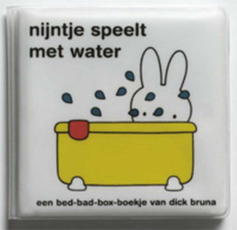 Afbeelding laden in galerijviewer, Badboekje: nijntje speelt met water. 0+