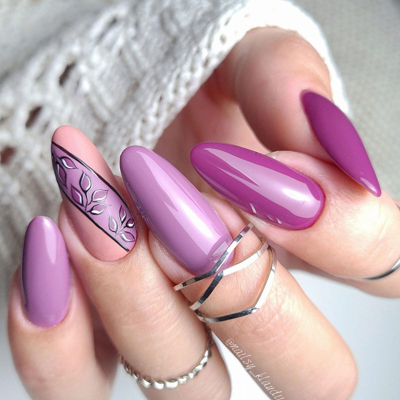 Afbeelding laden in galerijviewer, Claresa uv led gellak 5ml purple 615 quiet forest