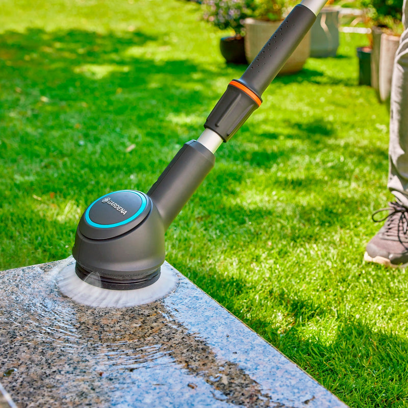Afbeelding laden in galerijviewer, Gardena aquabrush universal set - accu terrasreiniger - multireiniger - 18v