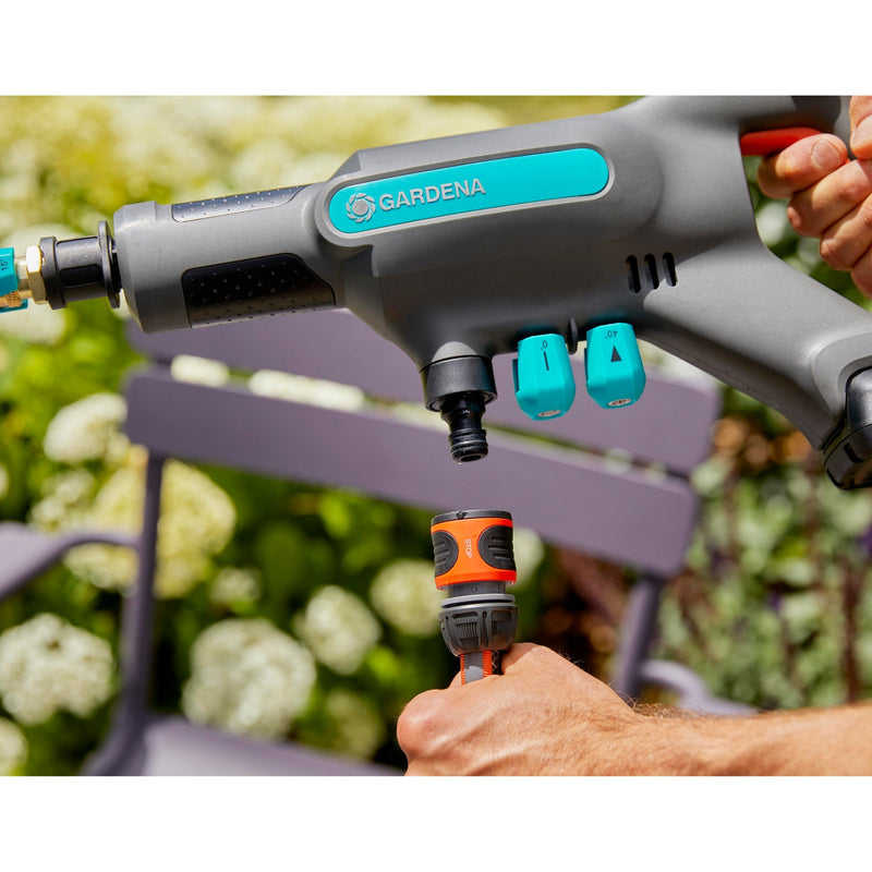 Afbeelding laden in galerijviewer, Gardena aquaclean 24 18v p4a - accu hogedrukreiniger - 24 bar - premium set