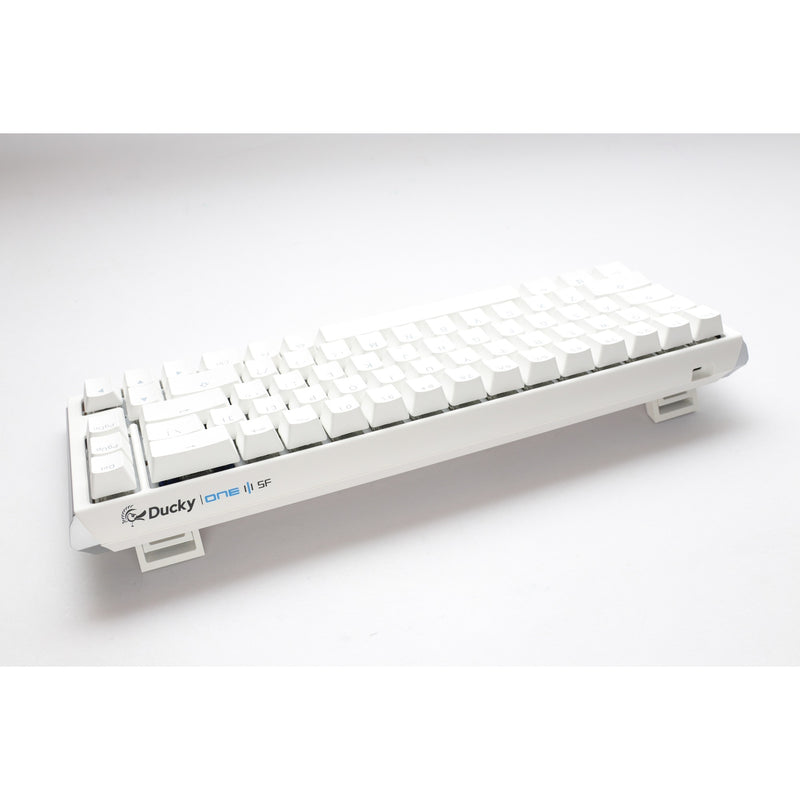 Afbeelding laden in galerijviewer, Ducky one 3 classic pure white sf rgb mechanisch toetsenbord (wit, us lay-out (qwerty), cherry mx brown, 65%, rgb leds, double-shot pbt, hot-swappable, quack mechanics)
