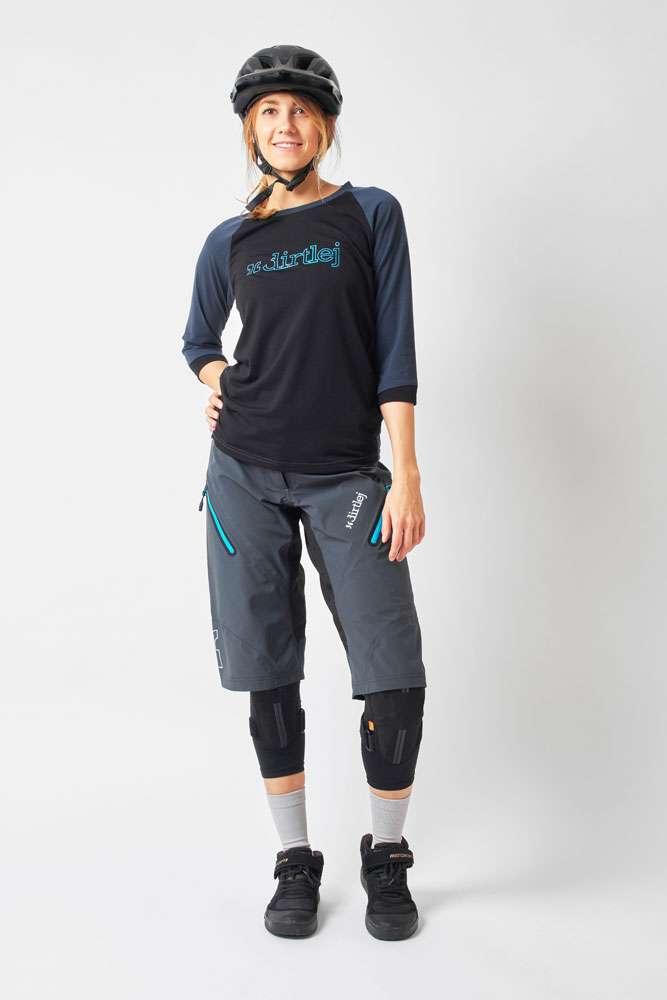 Afbeelding laden in galerijviewer, Dirtlej trailscout waterproof - women's mtb shorts