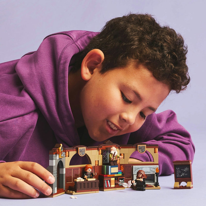 Afbeelding laden in galerijviewer, Lego harry potter kasteel zweinstein: toverspreukenles speelgoed voor 8 jaar en ouder 76442