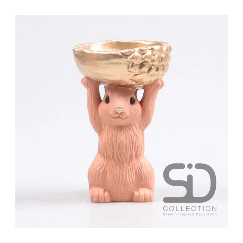 Afbeelding laden in galerijviewer, Season inspired decoration eekhoorn met bak 11x9,5x18cm beigerood