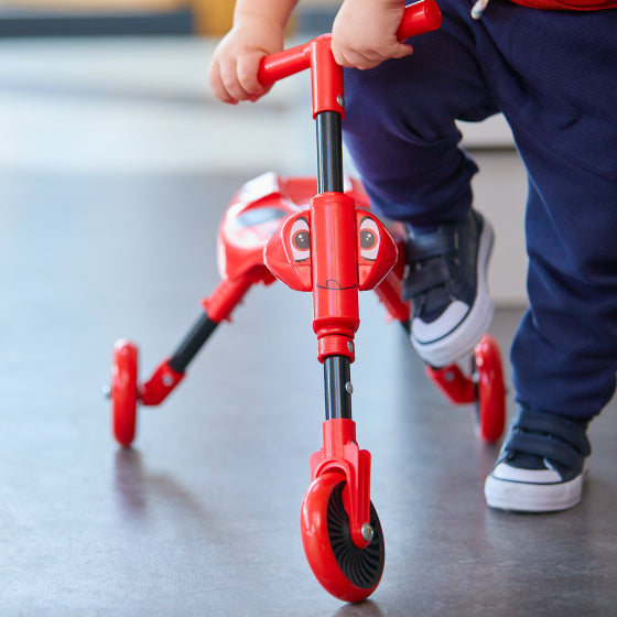 Afbeelding laden in galerijviewer, The bugs scuttlebug beetle loopfiets met 3 wielen junior rood zwart