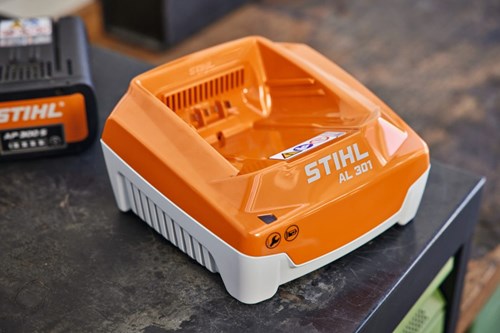 Afbeelding laden in galerijviewer, Stihl al 301 snellader - ea094305500