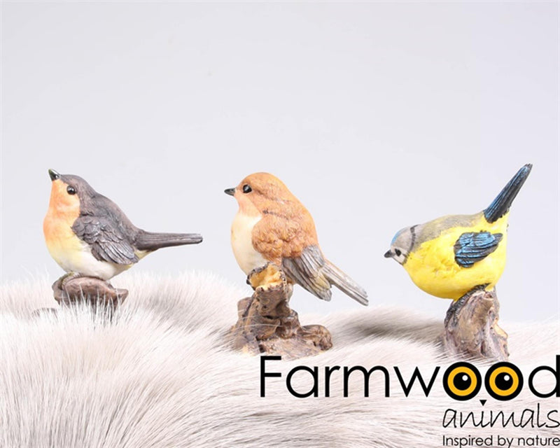 Afbeelding laden in galerijviewer, Farmwood animals tuinbeeld vogel op steen stronk 8,5x5x10 cm