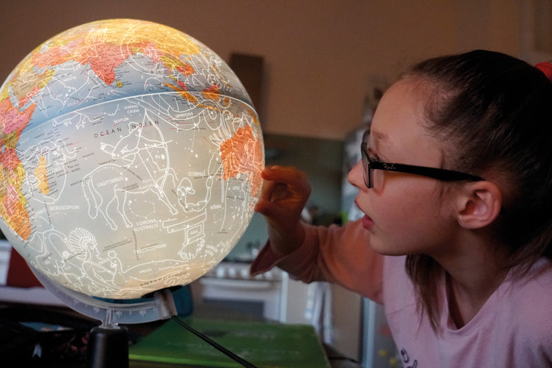 Afbeelding laden in galerijviewer, Atmosphere globe - dag nacht geographical globe - 30cm - nederlandstalig - wereldbol
