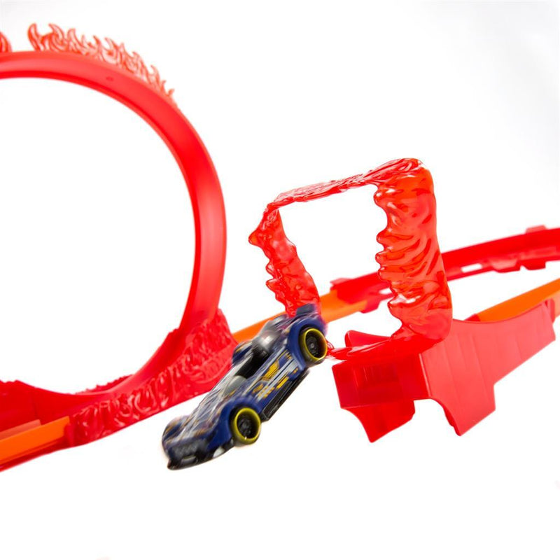 Afbeelding laden in galerijviewer, Hot Wheels Track Builder Vlammenstunt Set
