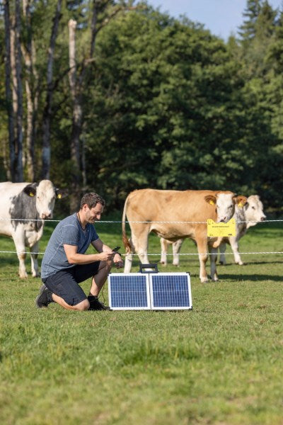 Afbeelding laden in galerijviewer, Ako producten sun power s2400 schrikdraadapparaat smart plus zonnepaneel
