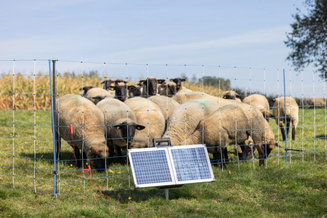Afbeelding laden in galerijviewer, Ako producten sun power s2400 schrikdraadapparaat smart plus zonnepaneel
