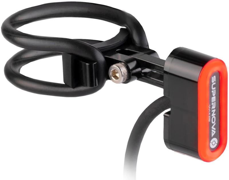 Afbeelding laden in galerijviewer, Supernova achterlicht tl3 mini dynamo bagagedrager 12v zwart
