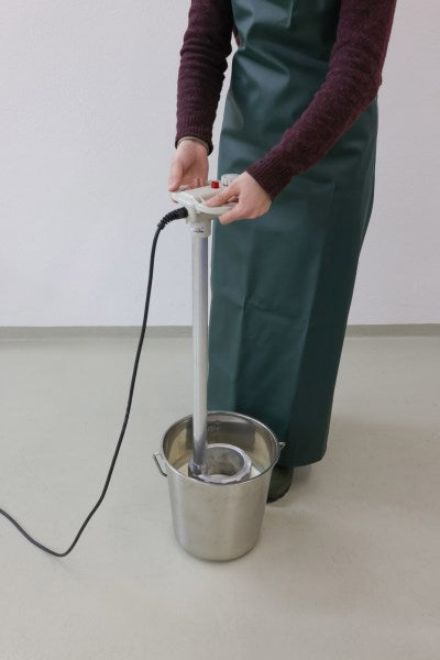 Afbeelding laden in galerijviewer, Producten kalvermelkverwarmer met thermostaat beugelgreep
