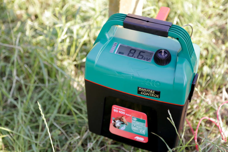 Afbeelding laden in galerijviewer, Ako producten power station bd 400 digital batterijapparaat 9v
