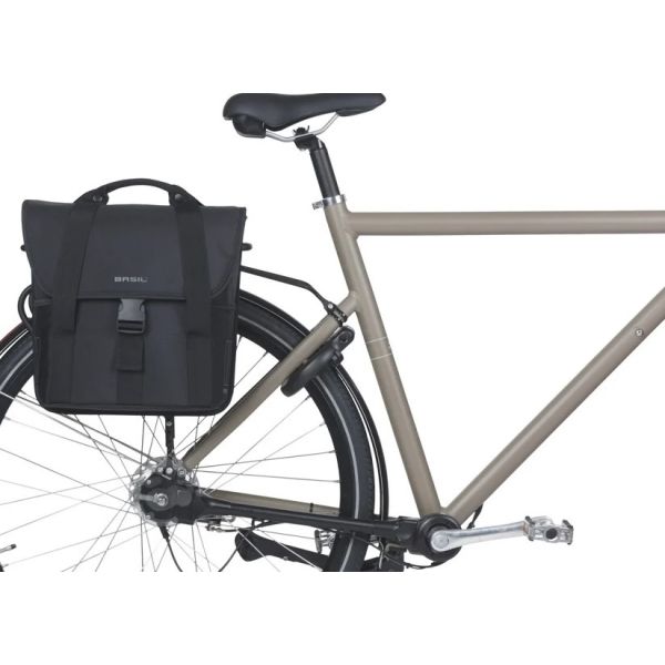 Afbeelding laden in galerijviewer, Basil enkele fietstas go 16 liter - zwart
