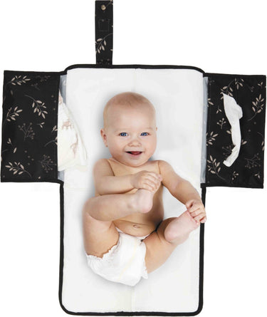Dooky 3-in-1 changing pack – leaves black - compact verschoningsmatje voor onderweg met luiers babydoekjes vakjes – zacht, stijlvol gemakkelijk schoon te maken