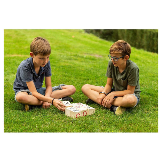 Outdoor play boter kaas en eieren