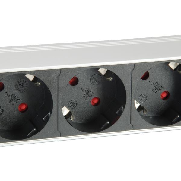 Afbeelding laden in galerijviewer, Equip 333309 7-outlet german power distribution unit w surge protection+switch, type f, 1.5 mm²
