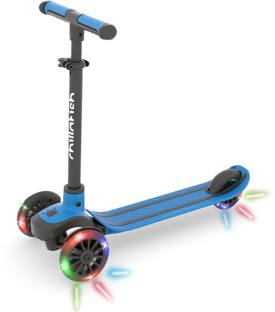 Chillafish kinderstep 3 jaar met drie led wielen - blauw - lichtgewicht glow step jongens en meisjes met afneembaar stuur en voetrem - aanpasbaar in hoogte - leun-om-te-sturen - extra grip handgrepen - geen batterijen nodig - model scotti glow 3