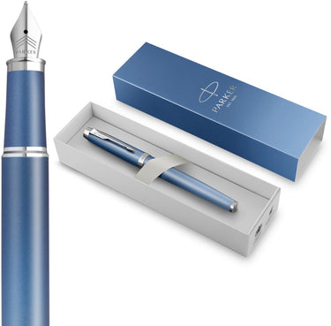 Parker im writing rituals vulpen | rustgevend blauw afwerking met kleurverloop en verchroomde details | fijne penpunt | blauwe inkt | geschenkverpakking