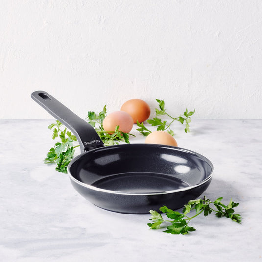 Greenpan essence koekenpan met keramische antikleeflaag - pfas vrij - ø 24cm