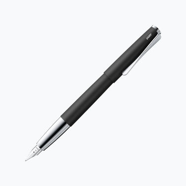 Lamy studio zwarte vulpen | volledig metalen behuizing | stalen penpunt lijndikte b | elegante propellerclip | inclusief t10 blauwe inktpatroon