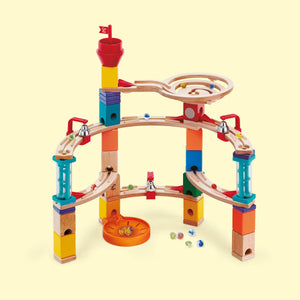 Hape castle escape quadrilla knikkerbaan – 102-delig bouwset met klokkjes en transparante trappen, vanaf 4 jaar