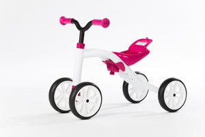 Chillafish loopfiets 1 jaar voor meisjes - vierwieler loopfiets tot 3 jaar met opbergvak - roze - lichtgewicht loopauto met verstelbare zitting en draaghandvat - extra stabiel - stille anti slip banden voor binnen en buiten - model quadie
