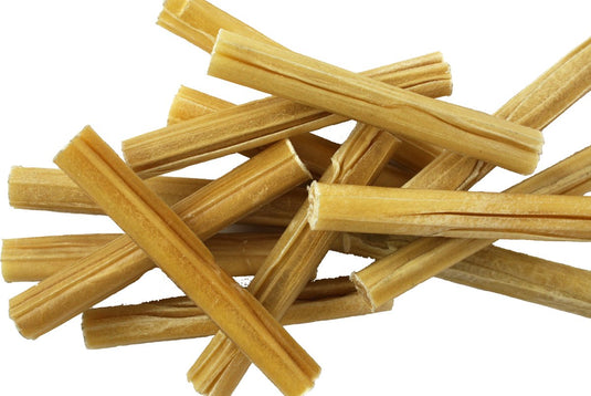 Petsnack - hondensnack - geperste kauwstaaf - gedroogde buffelhuid - 12.5x1.5 cm - 25 stuks