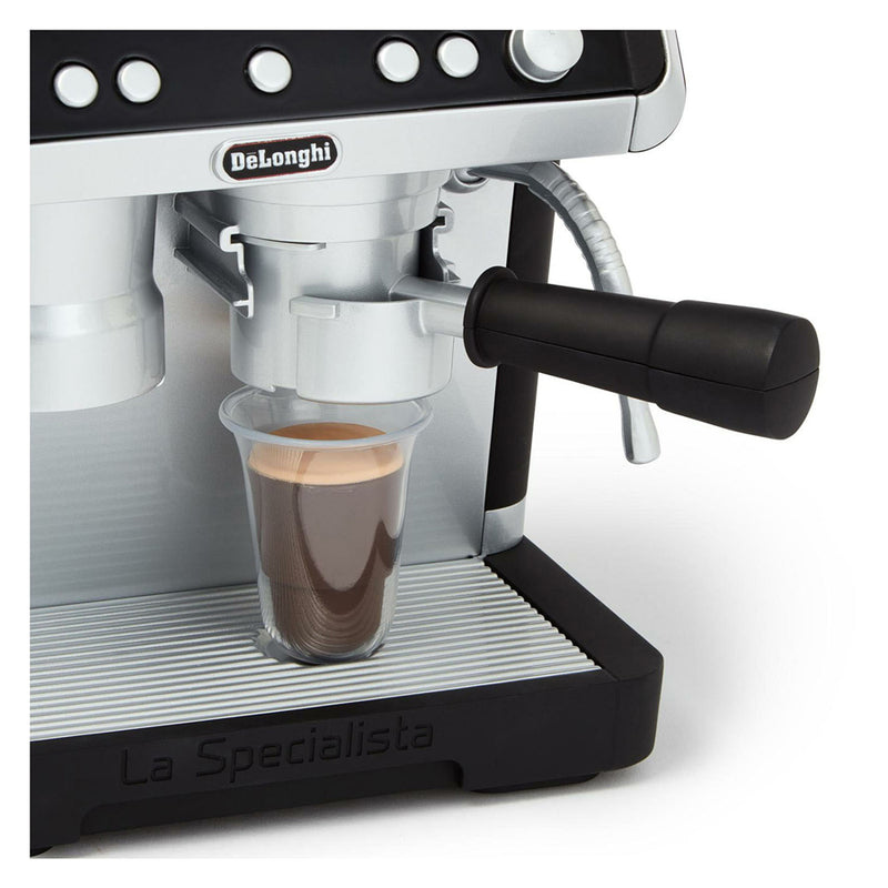 Afbeelding laden in galerijviewer, Casdon delonghi barista speelgoed koffiemachine

