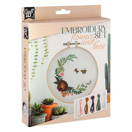 Creative craft group borduurset bloemen bijtjes