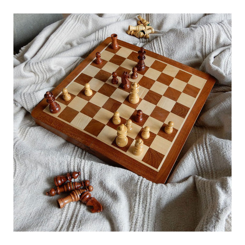 Afbeelding laden in galerijviewer, Engelhart schaakspel deluxe inklapbaar – houten schaakset van essenhout – luxe bruin schaakbord 38 x 38 x 5,8 cm – opklapbaar compact –
