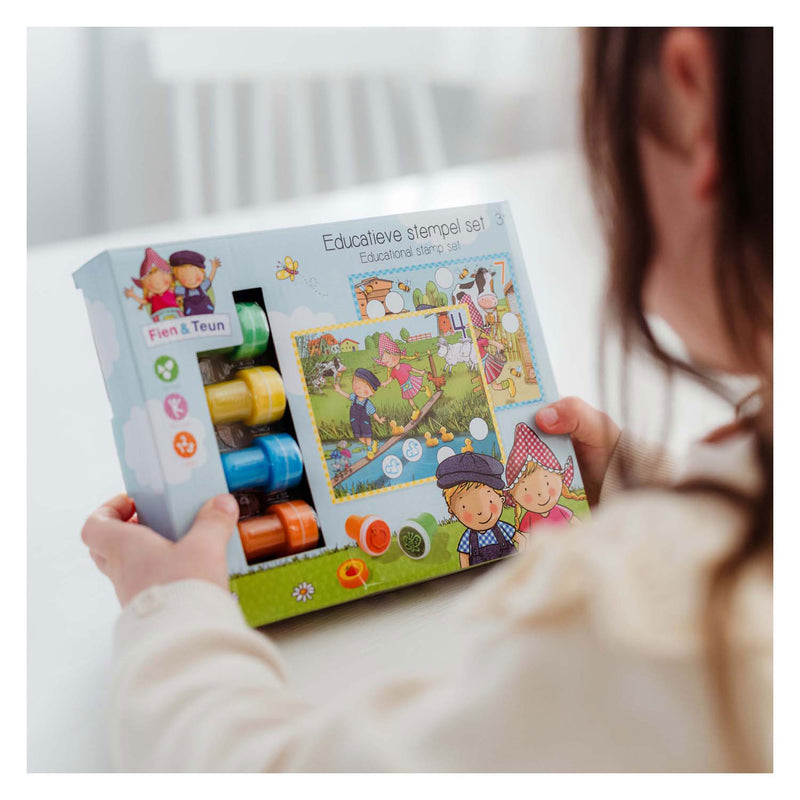 Afbeelding laden in galerijviewer, Fien teun creatieve stempelset, stempels en gekleurde kaarten - creatief, educatief speelgoed - boerderij speelgoed - vanaf 3 jaar - bambolino toys
