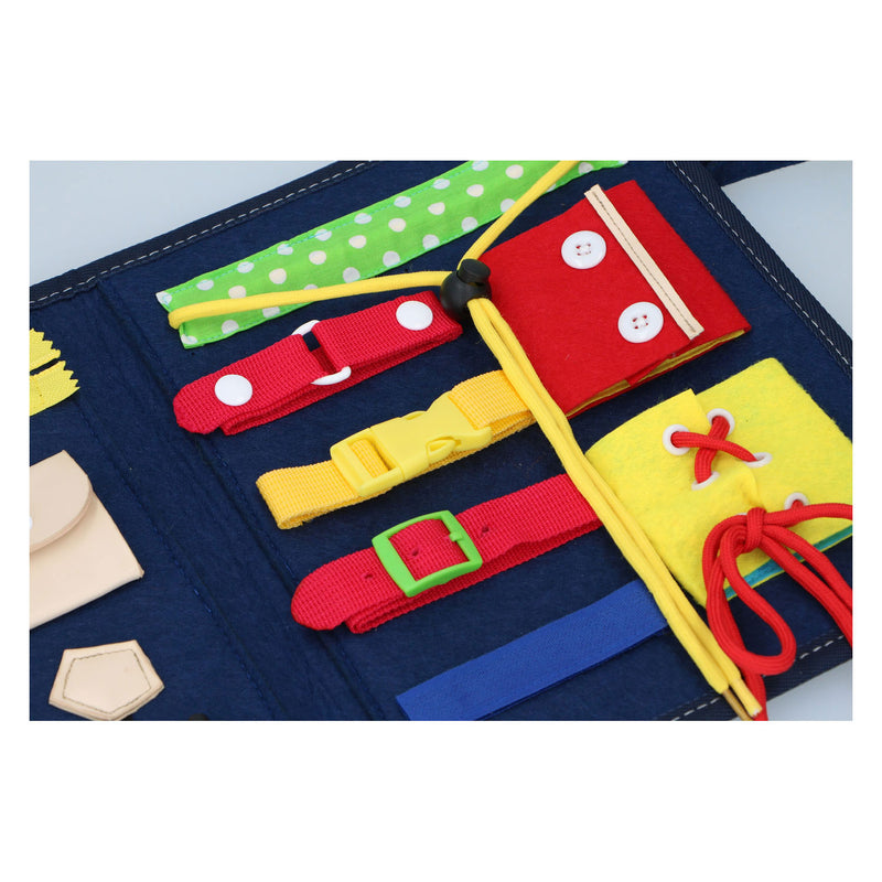 Afbeelding laden in galerijviewer, Montessori activiteitenboek - kleding leren openen en sluiten - motoriek oefenen
