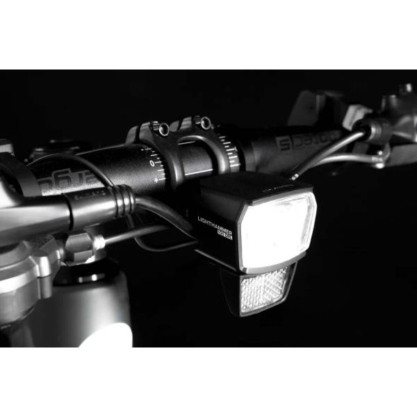 Afbeelding laden in galerijviewer, Trelock koplamp Lighthammer LS 890-T ZL 410 E-b 12v DC 100
